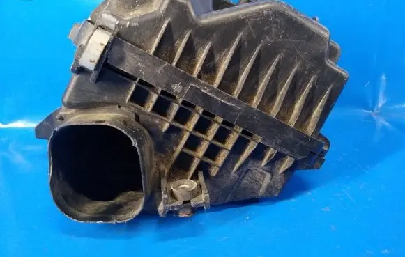 Honda CR-V Air filter box 17211R6AJ00