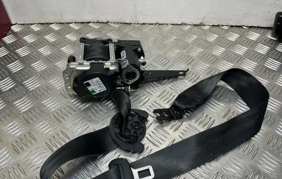 Volkswagen PASSAT B8 Front seatbelt 626346700