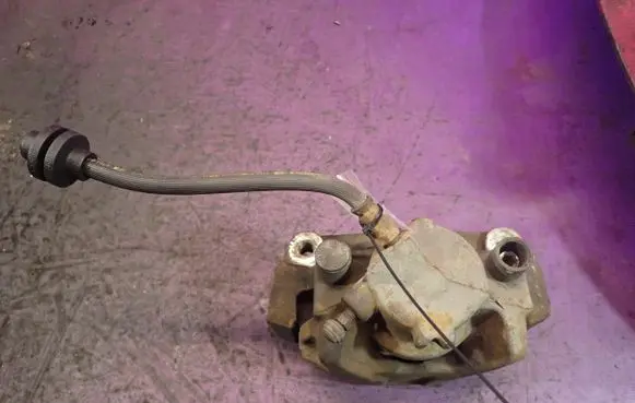 Renault Megane III Front brake caliper