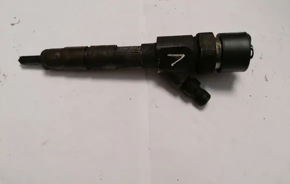 Volvo S40, V40 Fuel injector 7700111014