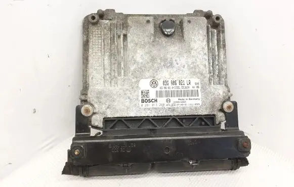 Volkswagen PASSAT B6 Engine control unit/module 03G906021LR 0281013260
