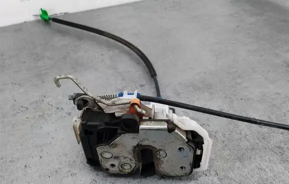 Citroen Nemo Front door lock 1365229080