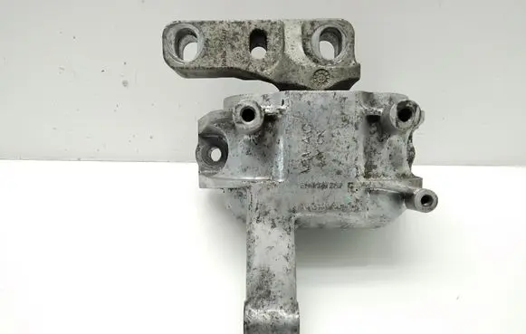 Audi Q3 8U Engine mount bracket 5N0199262 62250010