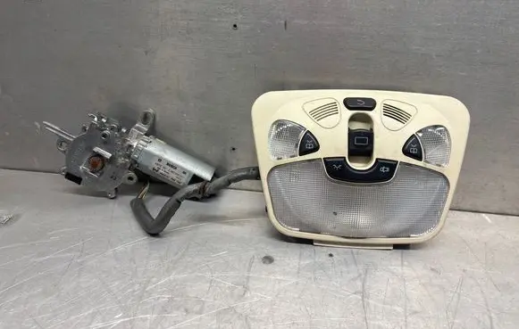Mercedes-Benz CLK A209 C209 Front seat light A2098201301 13018J12 1702473338