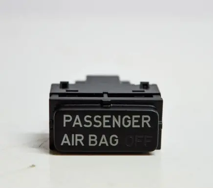 Passenger airbag on/off switch