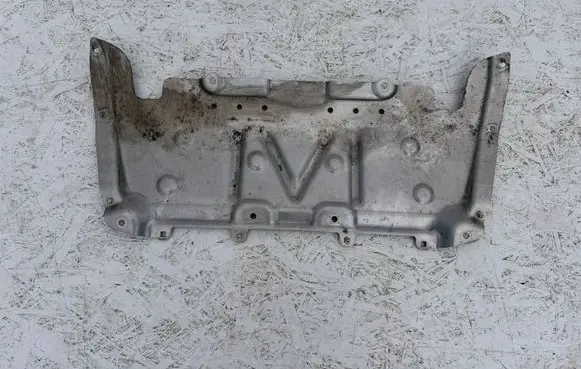BMW 5 G30 G31 G38 Engine splash shield/under tray 6868620