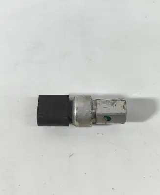 Volkswagen PASSAT B6 Air conditioning (A/C) pressure sensor 1K0959126 52CP09 022310