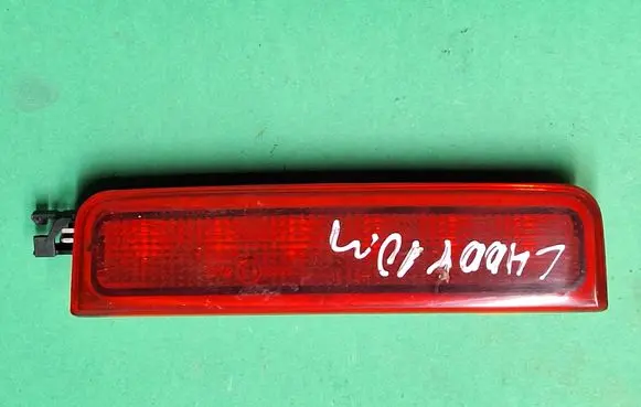 Volkswagen Caddy Third/center stoplight 2K0945087C