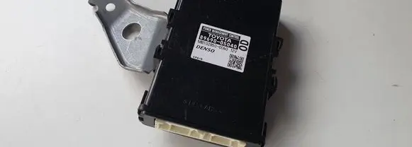 Toyota Avensis T270 Power management control unit 
