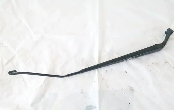 Toyota Corolla Verso E121 Front wiper blade arm