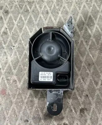 Skoda Octavia Mk2 (1Z) Alarm system siren 1K0951605D 4S5361V5C