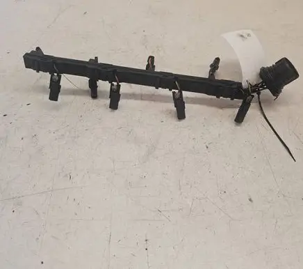 Volkswagen Touran I Fuel injector wires 03G971826