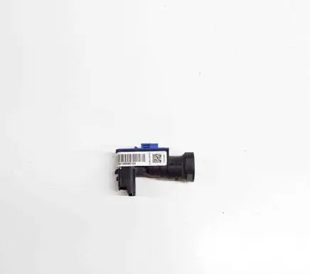 Engine mount vacuum valve