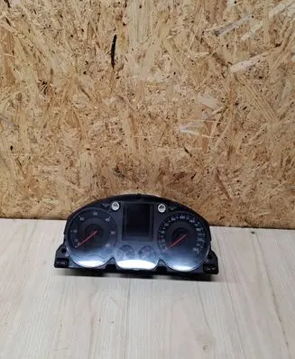 Volkswagen PASSAT B6 Speedometer (instrument cluster) A2C53106067