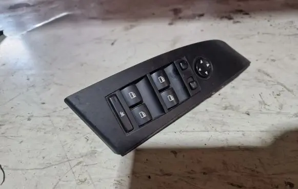 BMW 5 E60 E61 Electric window control switch 6951909