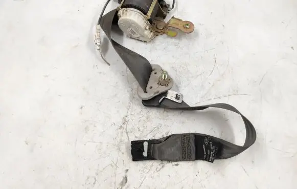 Renault Modus Front seatbelt 33029439 138366B