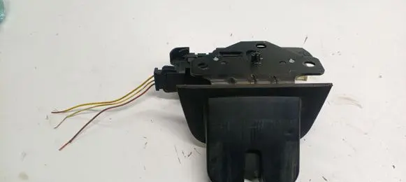 Audi A4 S4 B7 8E 8H Tailgate/trunk/boot lock/catch/latch 8P4827505C