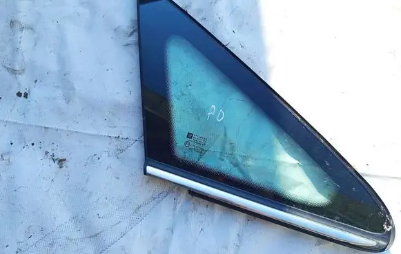 Opel Zafira B Front triangle window/glass AS2