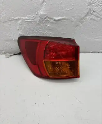 Lexus IS 220D-250-350 Rear/tail lights