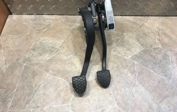 BMW 3 F30 F35 F31 Pedal assembly 6762250