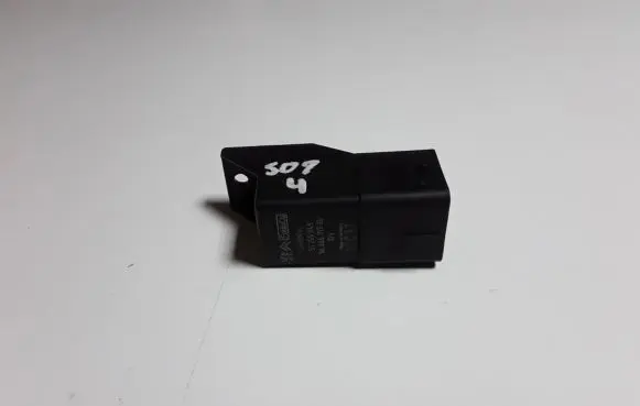 Peugeot 508 Glow plug pre-heat relay 9666671780