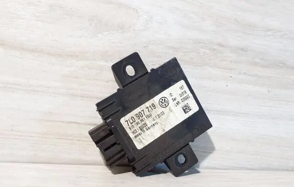 Volkswagen Touareg I Alarm control unit/module 7L0907719 H03S0020 510190351