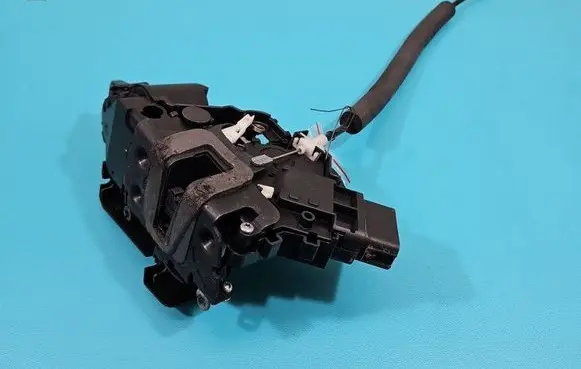 Jaguar XF X250 Front door lock 1901102241A IMPRK1464788