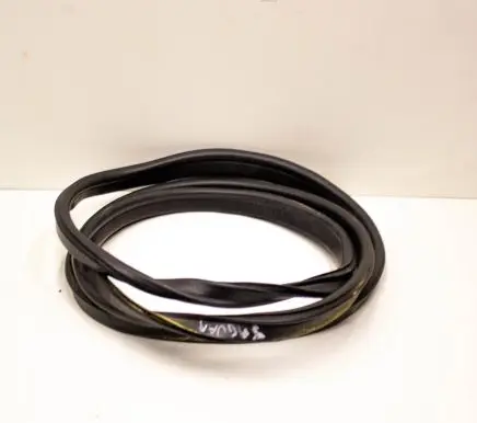 Trunk rubber seal (body)