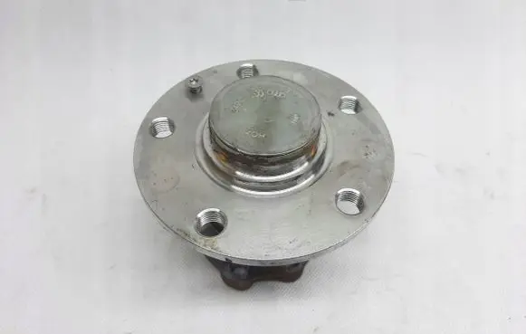 Rear wheel hub