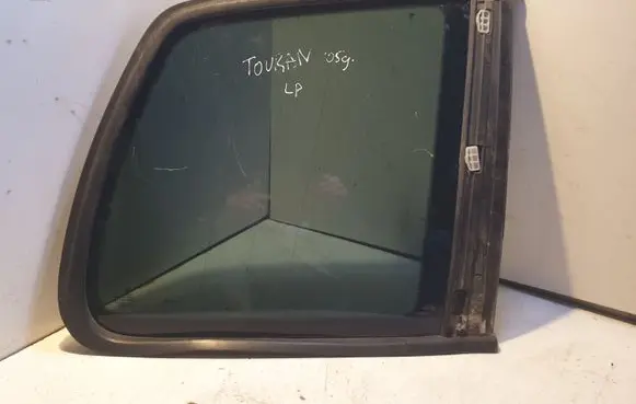 Volkswagen Touran I Rear side window 1T0845042