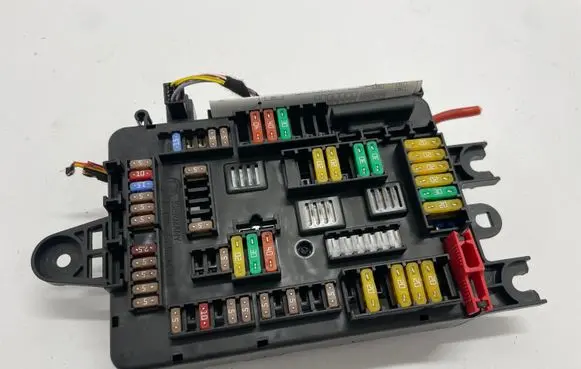 BMW 1 F20 F21 Fuse module 9389070
