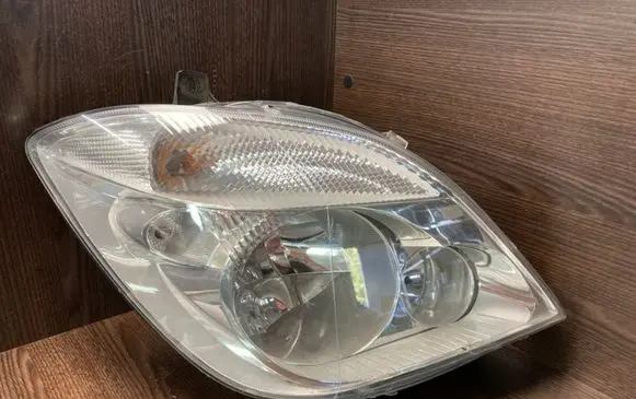 Mercedes-Benz Sprinter W906 Headlight/headlamp A9068200261 9068200261