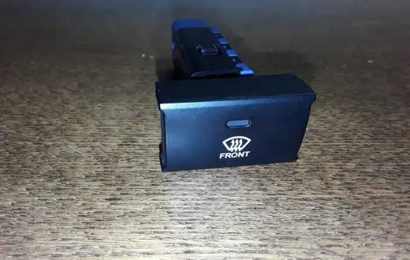 Hyundai Santa Fe Windscreen/window heater switch 621W05010