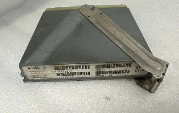 Volvo XC70 Engine control unit/module 0281001592 P01270297 1T28S3168