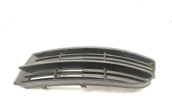 Volkswagen Touran I Front bumper lower grill 1T0853665