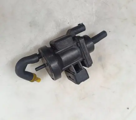Mercedes-Benz C W203 Turbo solenoid valve A0005450427 4715396