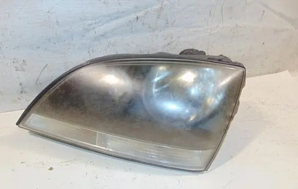 KIA Sorento Headlight/headlamp 921013E110