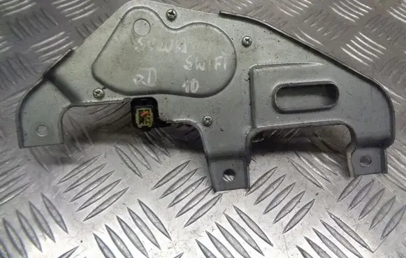 Suzuki Swift I Wiper motor