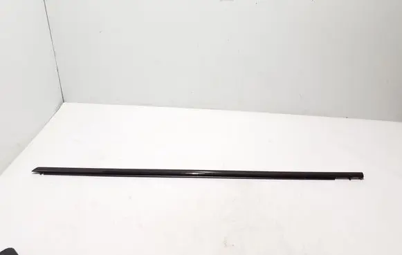 Volvo C40 Front door glass trim molding 32229690