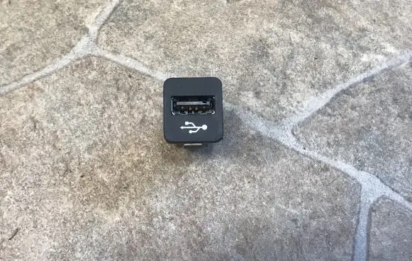 USB socket connector