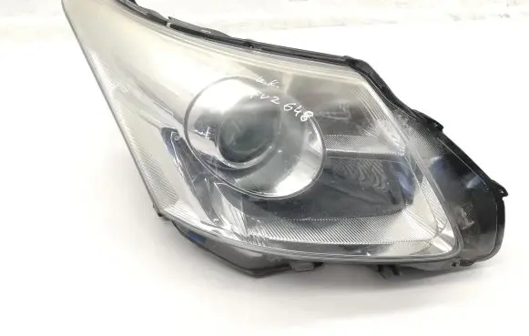 Toyota Avensis T270 Headlight/headlamp E412676