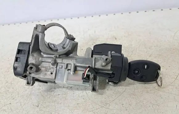Honda CR-V Ignition lock