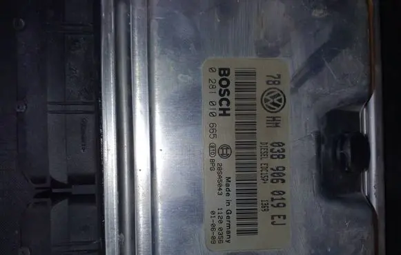 Volkswagen PASSAT B5.5 Engine control unit/module 038906019EJ 28SA5043 0281010665