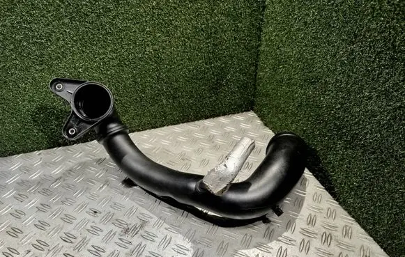 Renault Master III Engine coolant pipe/hose 165763705R