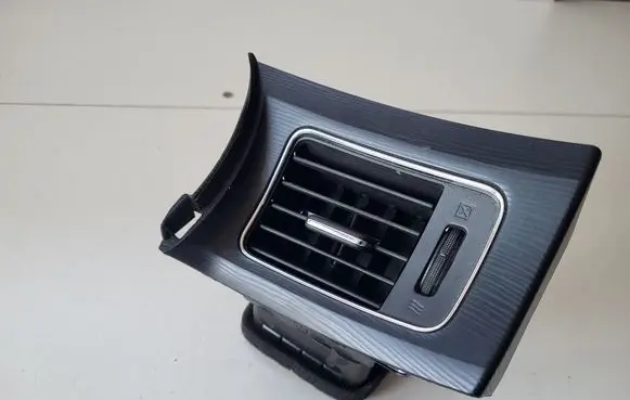 Nissan Pulsar Dashboard side air vent grill/cover trim 687613ZL0A