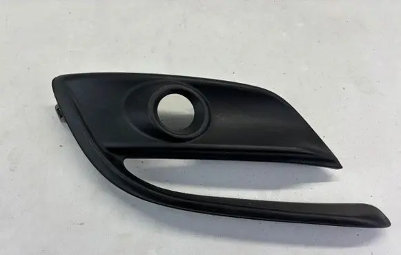 Mazda 3 III Front fog light trim/grill BAJC-50C21 K3368