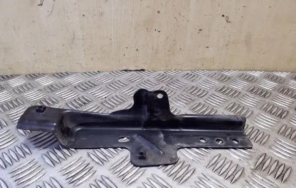 Audi Q7 4L Fender mounting bracket 4L0805697