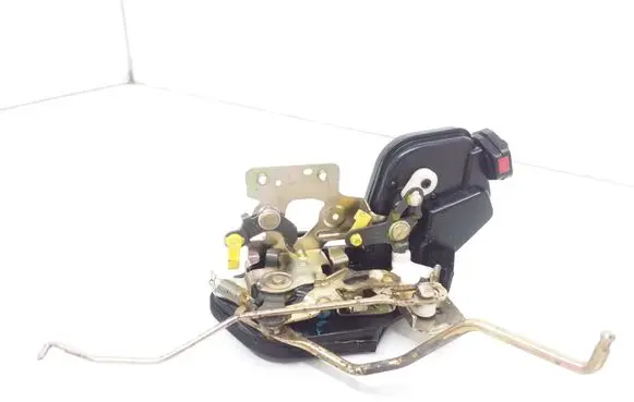 Hyundai Trajet Front door lock