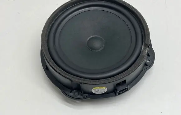 Audi Q3 F3 Front door speaker 83A035415A