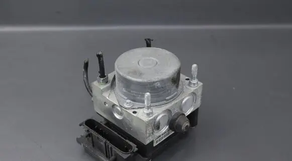 Nissan Note (E11) ABS Pump 0265231732 476609U100